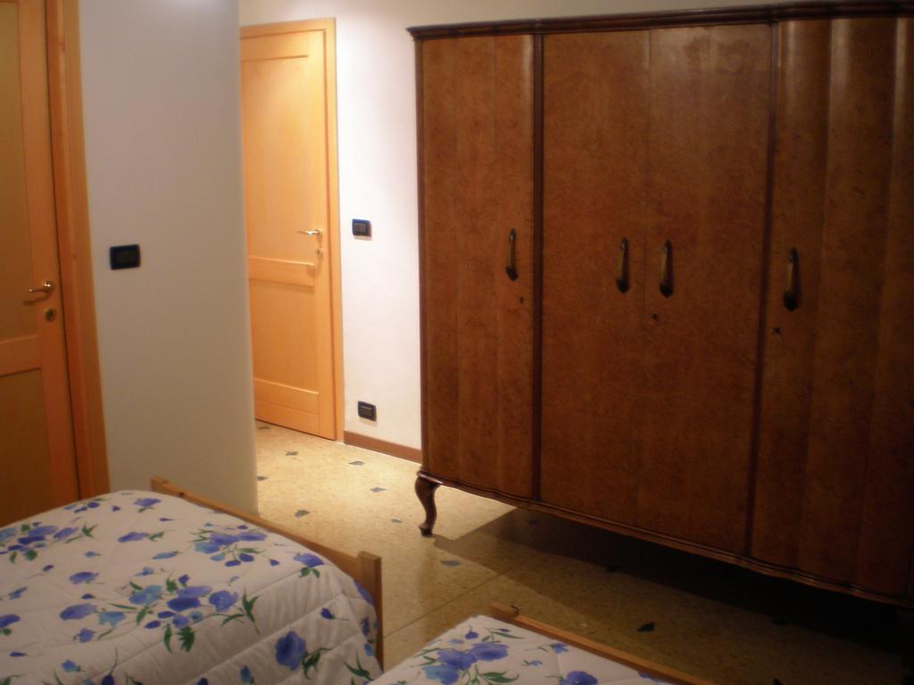 Bed And Breakfast Arcobaleno Bologna Kamer foto